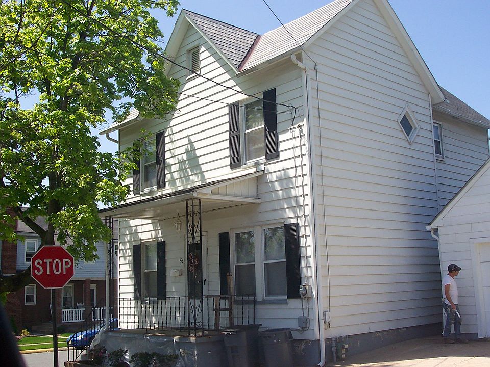 UPDATED COLONIAL IN DESIRABLE HILLCREST SECTION!