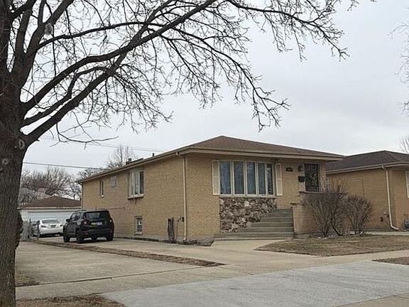 3rd image of 3947 Center Ave
