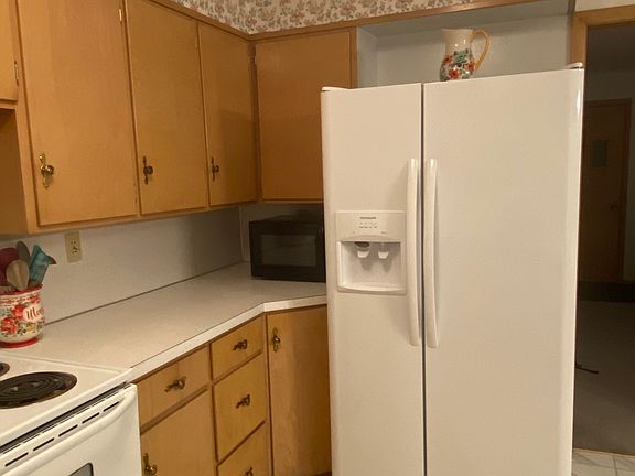 Kitchen-appliances included