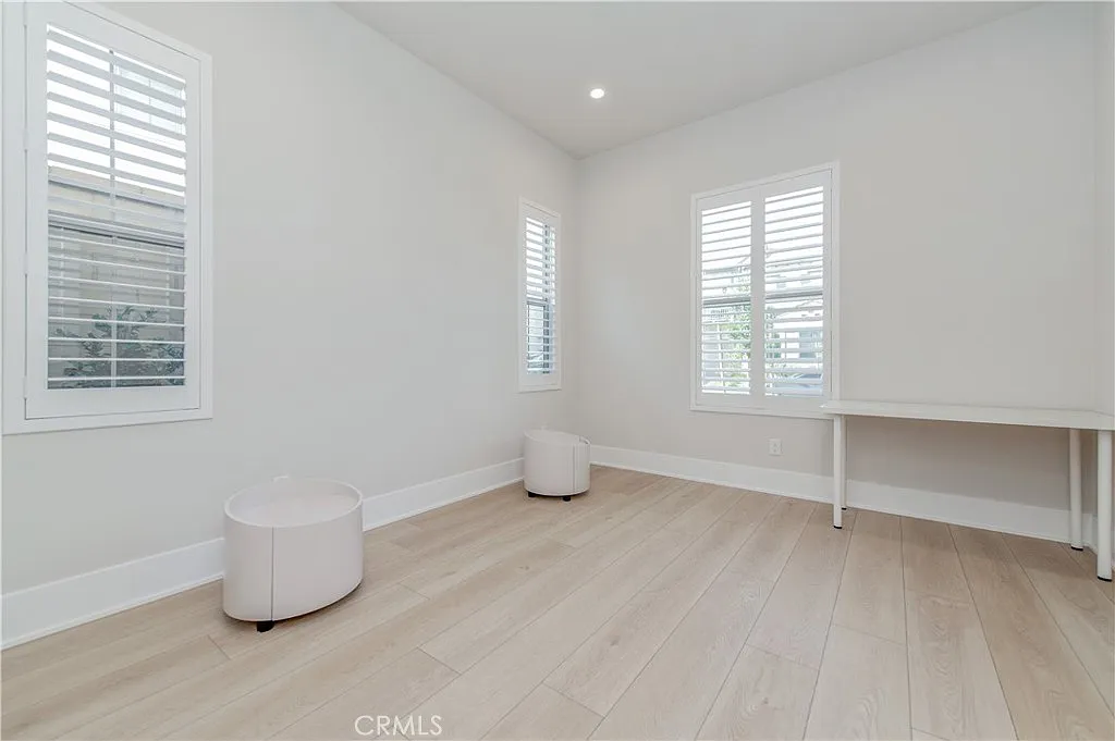 1 bed, 300 sqft, $1,790 — Photo 4