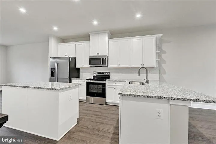 815 Lennox St — Photo 25
