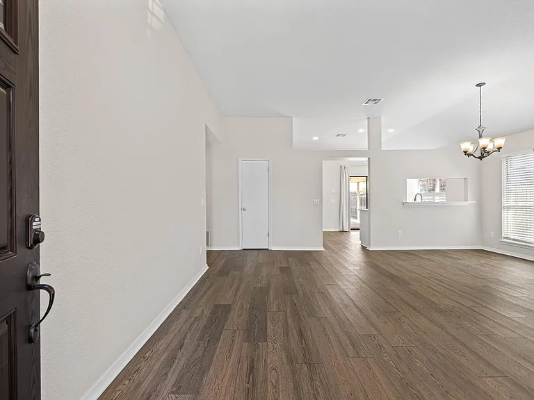 7717 Doris Dr — Photo 34