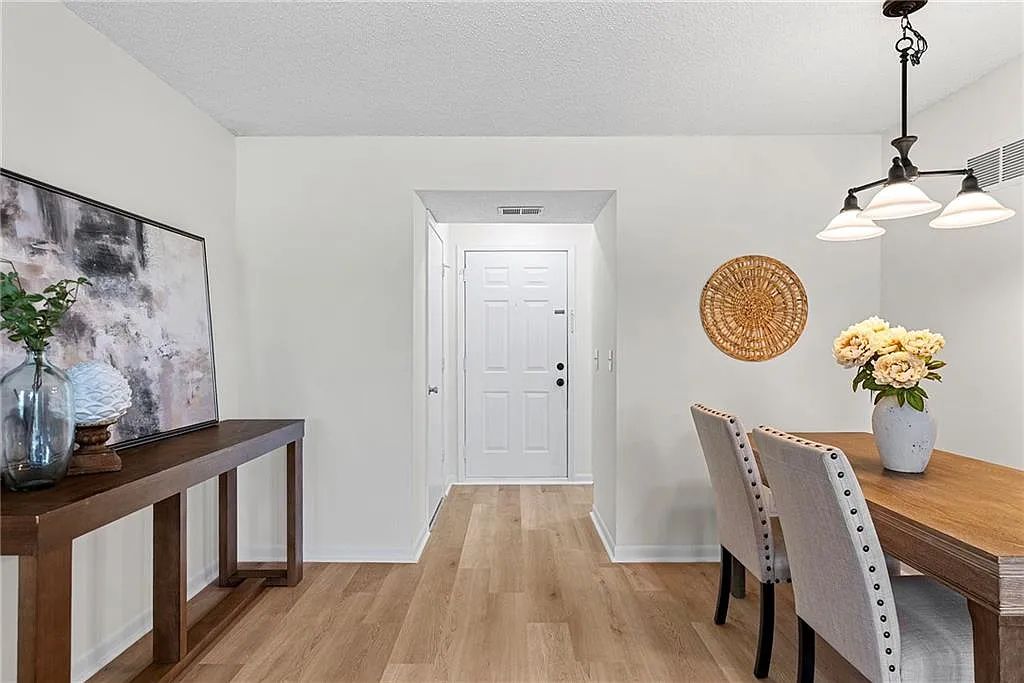 1 bed, 750 sqft, $1,450 — Photo 2