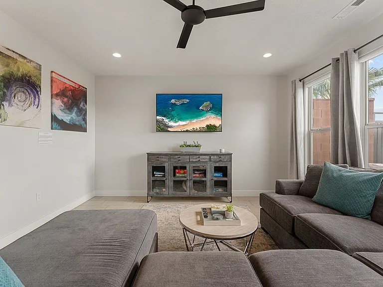 466 N Ventura Ln #47 — Photo 9