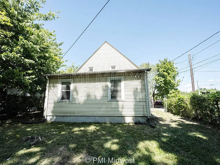 445 W 29th St — Photo 20