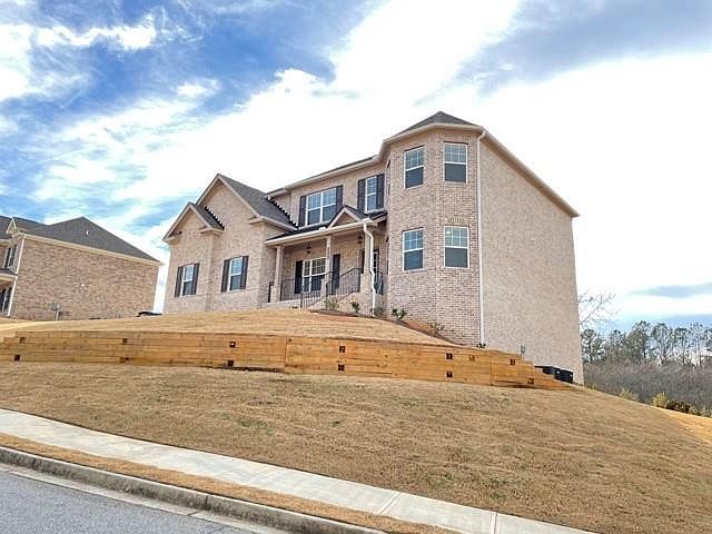1st image of 2905 Centennial Dr NE