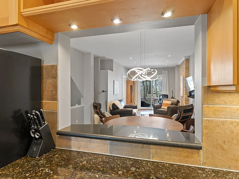 39 Lee Ave #1 — Photo 16