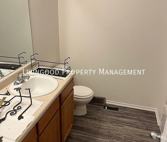 2930 Main St #102 — Photo 11