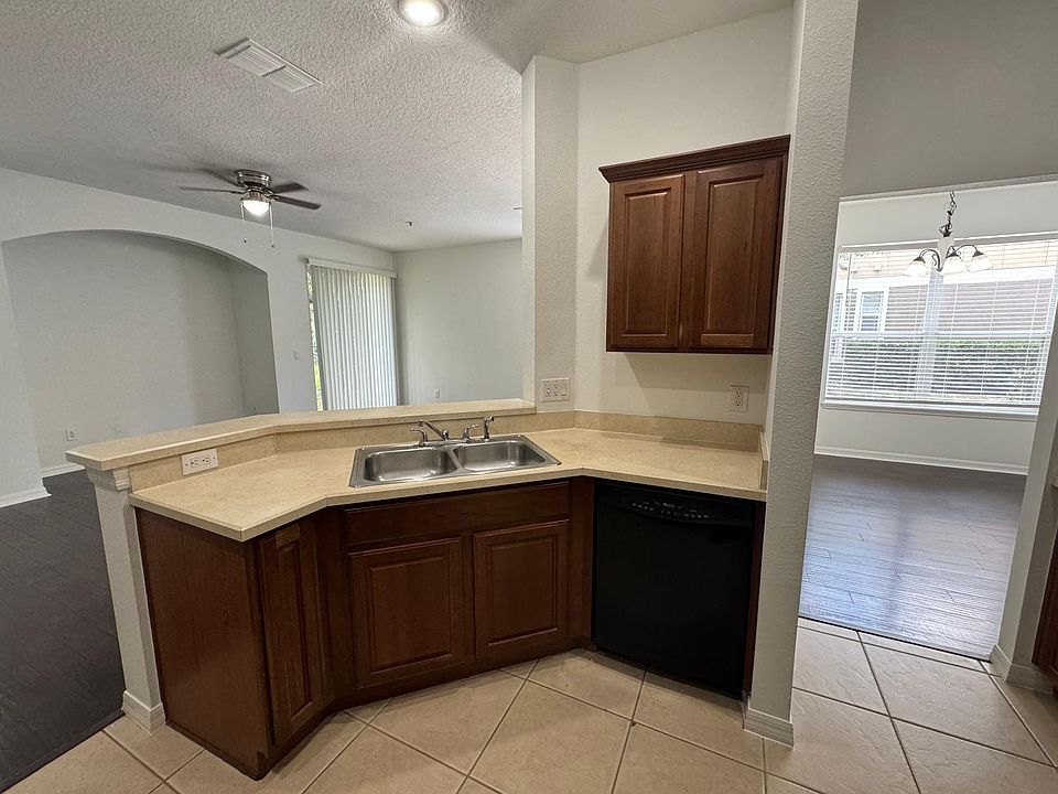 1st image of 1420 San Jacinto Cir