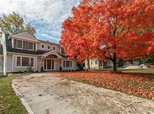 4723 W 68th St, Prairie Village, KS 66208