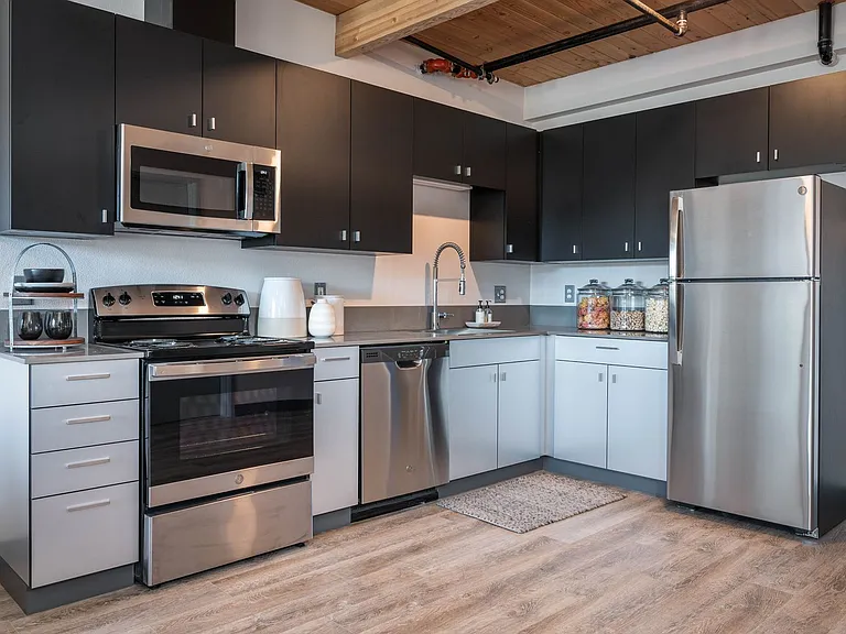 Dean River Apartments — Photo 46