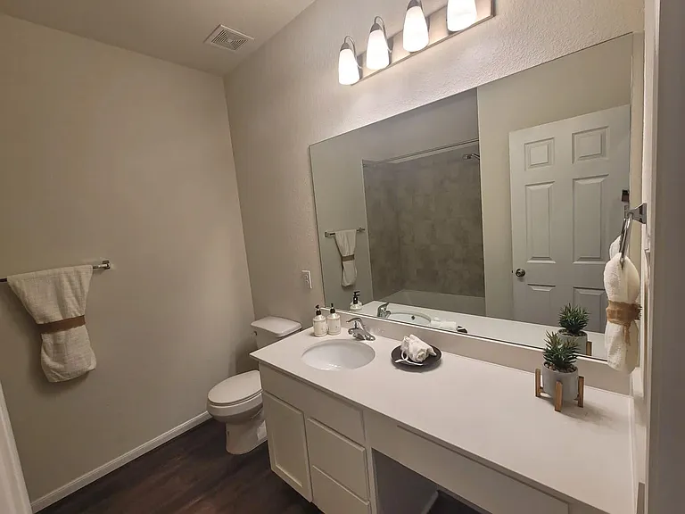 1702 Claire Creek Ct — Photo 17