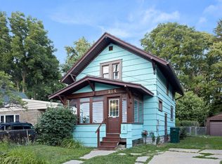 214 N Fairview Ave, Lansing, MI