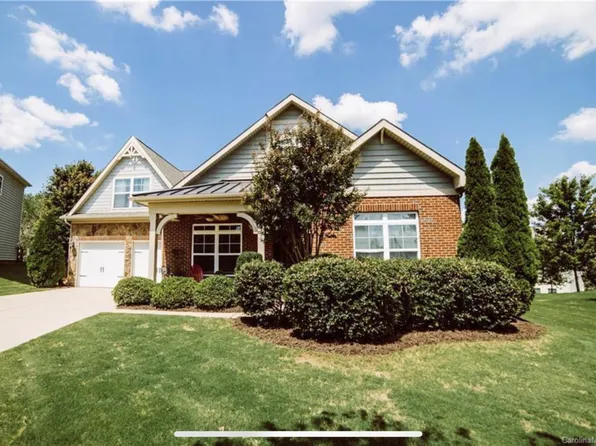313 Thornhill St, Fort Mill, SC 29715