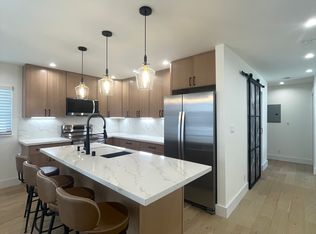 819 16th Ave #A, Honolulu, HI 96816