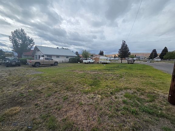 5th image of 2421 Locust St