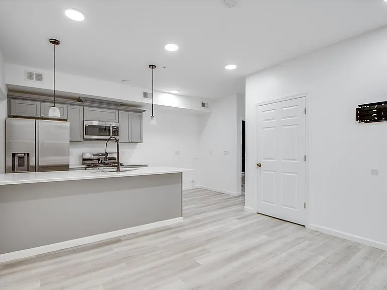 500 S 18th St #1 — Photo 9