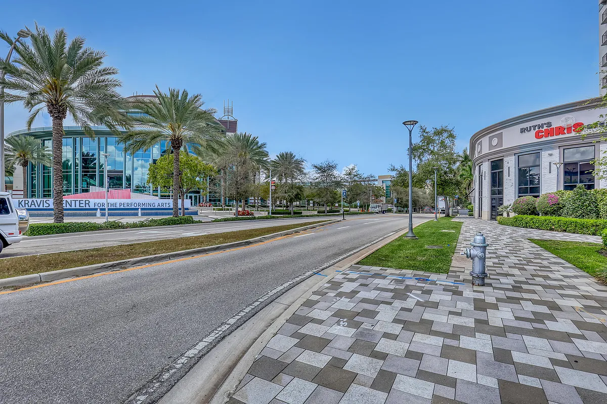 Building Photo - 651 Okeechobee Blvd #403