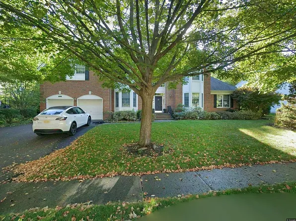 206 Van Buren Dr, Paramus, NJ 07652