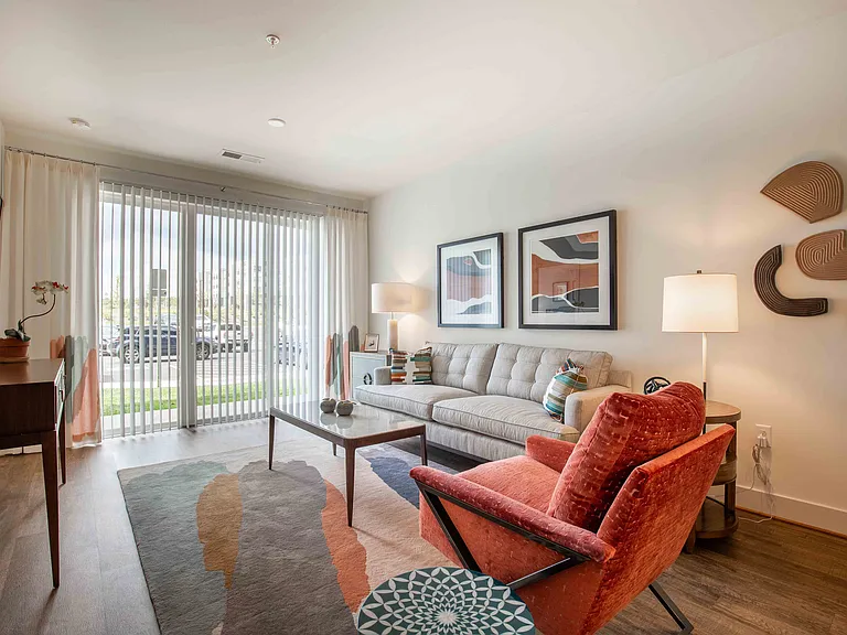 Woodmore Grand — Photo 23