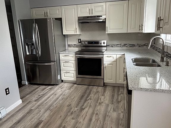 4th image of 714 E Vicksburg Ave