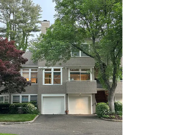 942 South Pine Creek Road, Fairfield, CT 06824