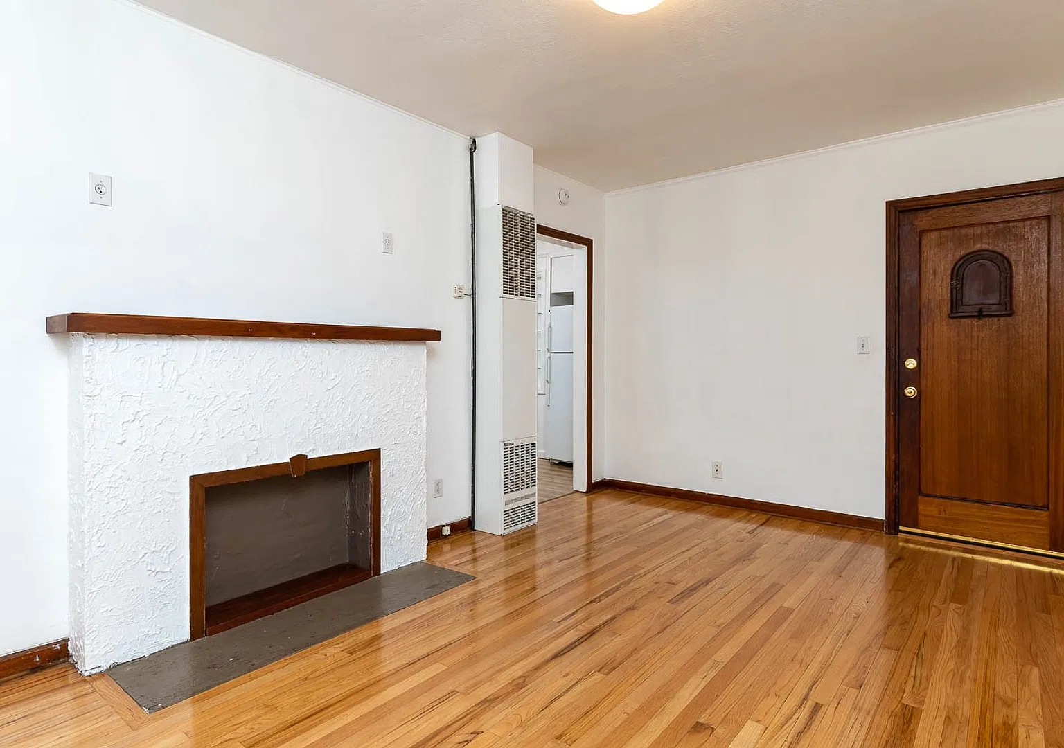Inverness Apartments — Photo 4