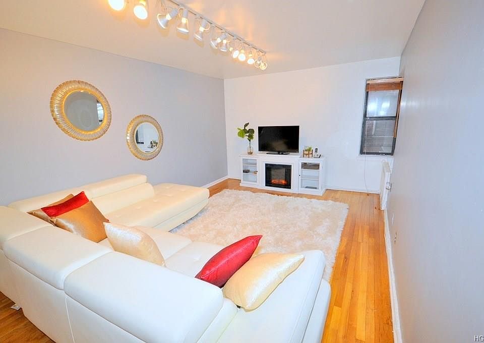 1st image of 2 Fisher Dr APT 106