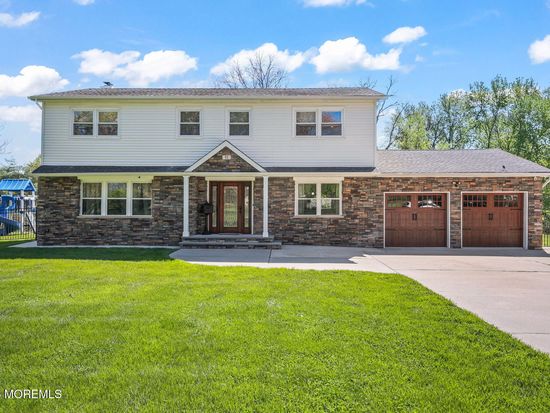 52 Hibernia Way, Freehold, NJ 07728