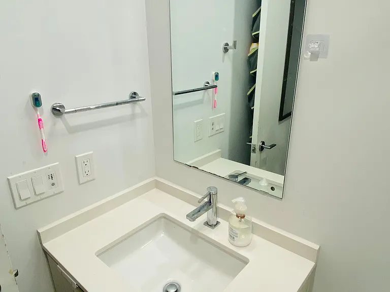 1 Jarvis St #618 — Photo 18