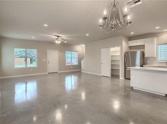 3rd image of 208 Grange St