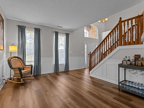 4th image of 1319 Gable Lake Dr