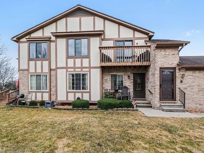 946 Country Club Dr, Saint Clair Shores, MI, 48082