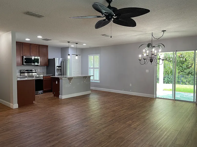 43 Pergola Pl — Photo 4
