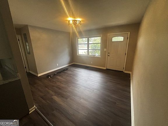 4th image of 4525 Clover Pl