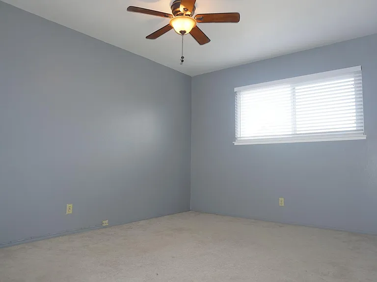 119 Amber Oak Ct — Photo 11