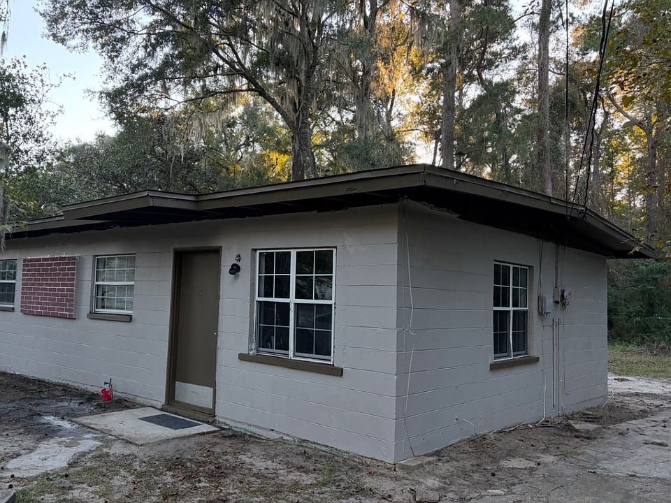 2nd image of 3312 N Ridge Rd