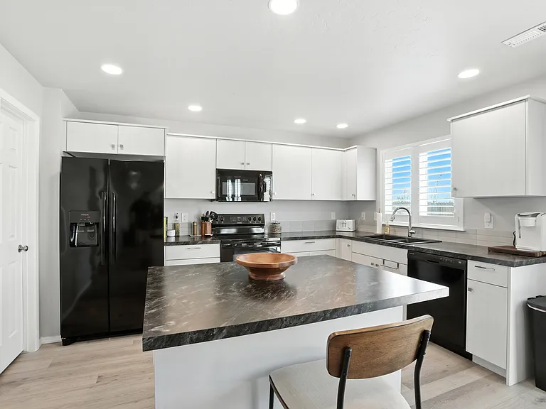 1855 SW Besra Dr — Photo 7