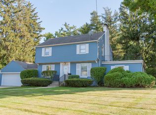 975 Lawrence Ave, Elgin, IL 60123