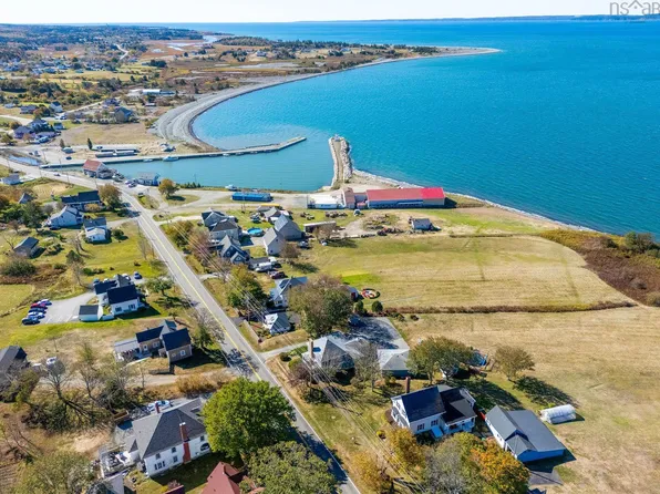 3315 Highway 1, Belliveaus Cove, NS B0W 1M0