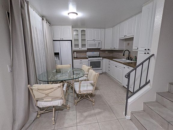4th image of 1456 Manhattan Beach Blvd #F