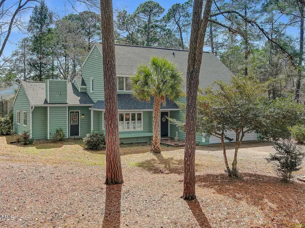 101 Fairway Drive W, Morehead City, NC 28557