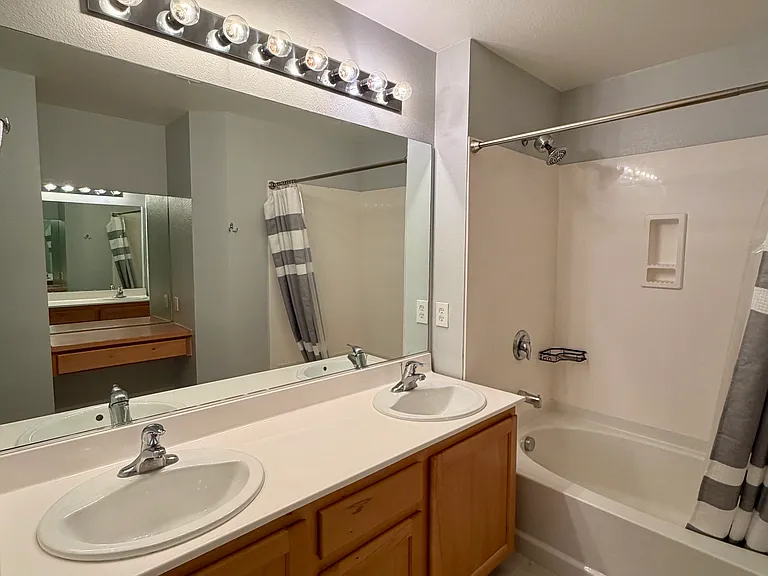 31 E Agate Ave #302 — Photo 6