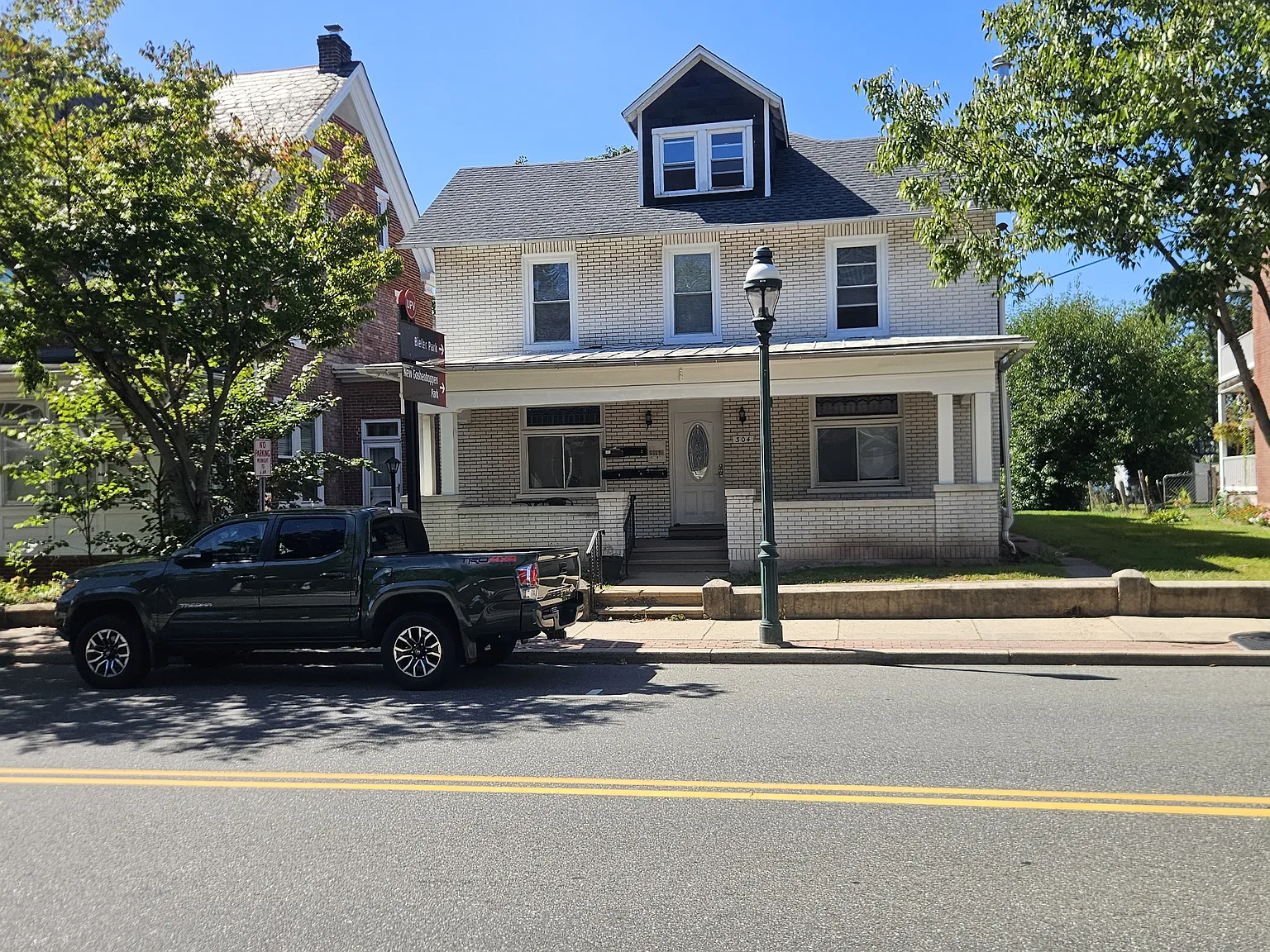 304 Main St — Photo 1