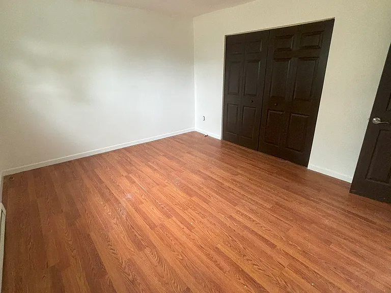 5684 Greens Dr — Photo 6