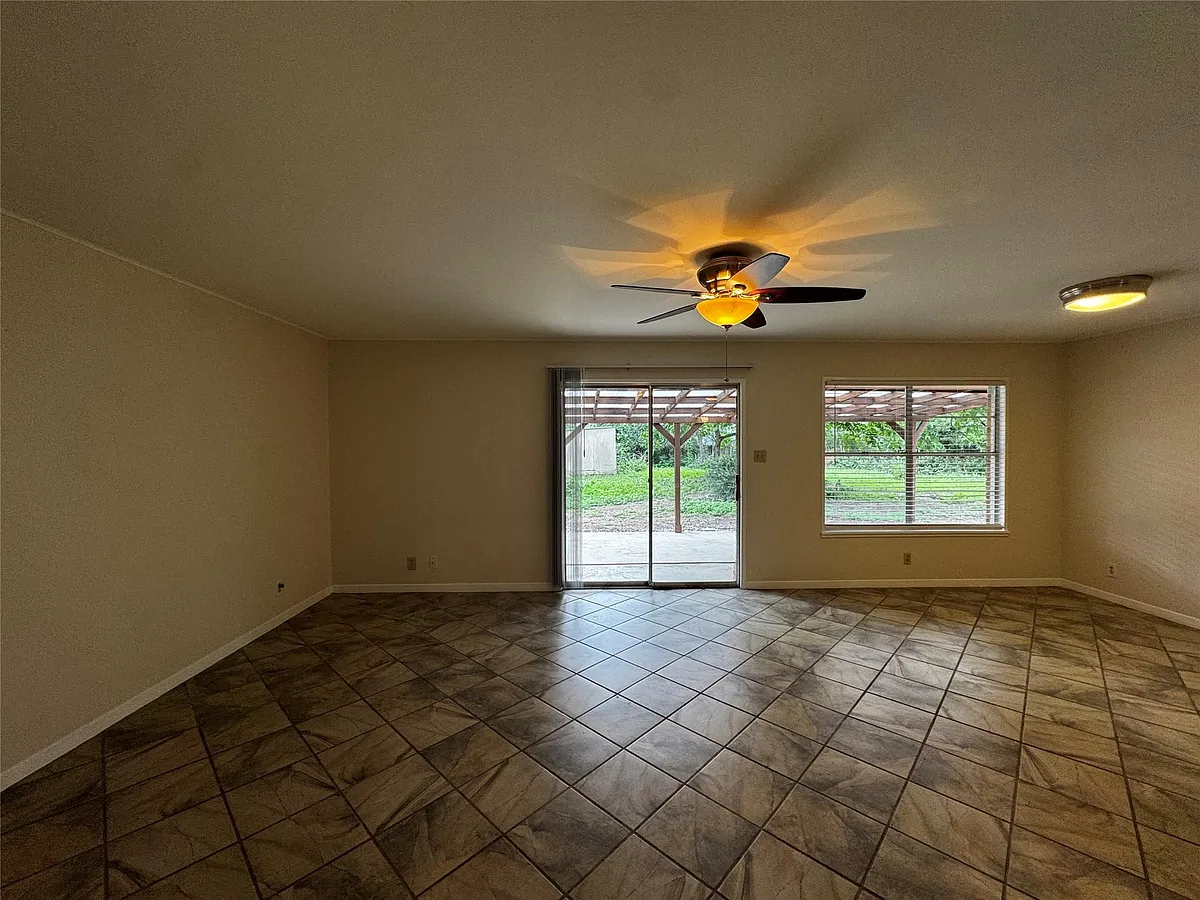 Building Photo - 5806 Coventry Ln