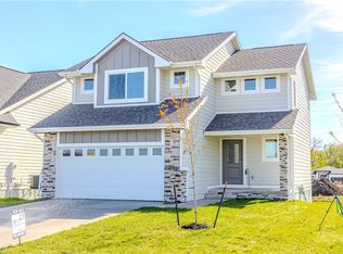 18394 Alpine Dr, Clive, IA 50325