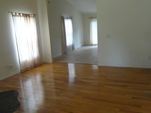3rd image of 2718 Hilmer Ct