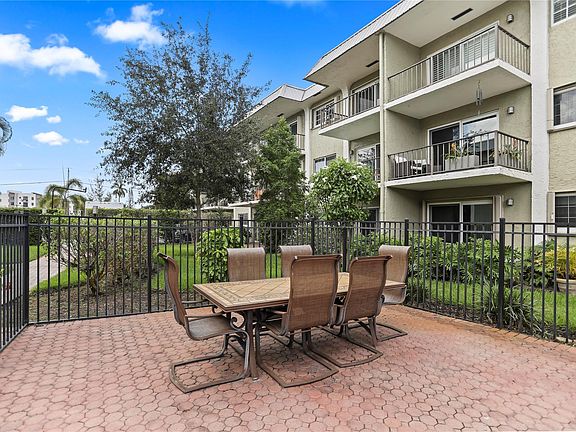 3rd image of 3004 NE 5th Terrace #310-C