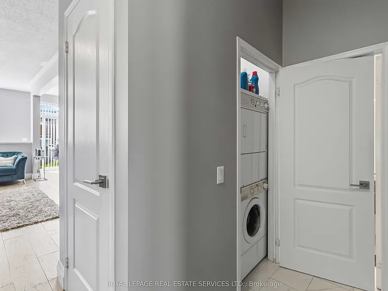 3872 Skyview St — Photo 13